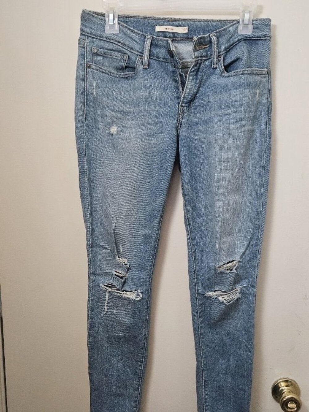 Levi’s 711 Skinny Jeans Distressed Womens 27x32 Light Blue Stretch Classic Denim